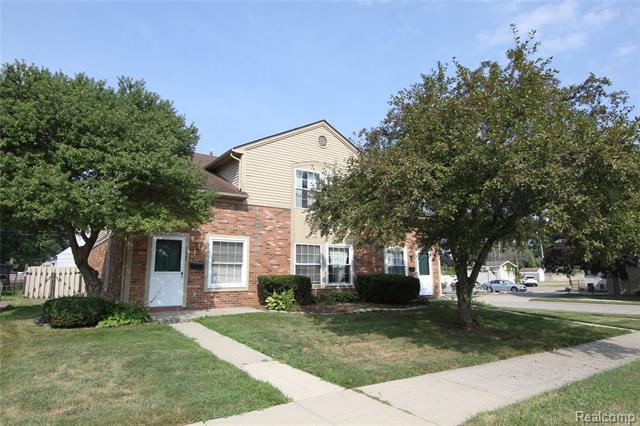 front view picture of 1247 N Main Street, Clawson, MI. 48017