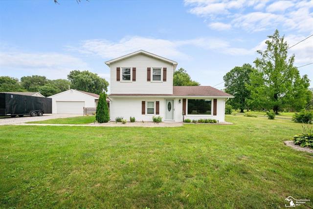 front view picture of 10190 Douglas Rd, Temperance, MI. 48182