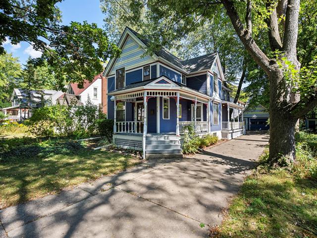 front view picture of 818 Gott Street, Ann Arbor, MI. 48103
