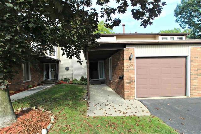 front view picture of 527 Oakbrook Circle, Flushing, MI. 48433