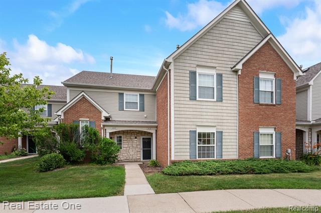 front view picture of 2113 Marissa Way, Shelby Township, MI. 48316