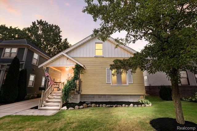 front view picture of 423 Pingree Blvd, Royal Oak, MI. 48067