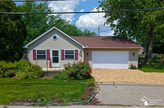 front view picture of 5985 Shady Lane, Newport, MI. 48166