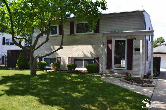 front view picture of 529 John Rolfe, Monroe, MI. 48162