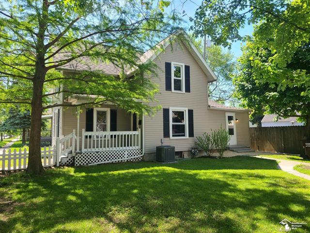front view picture of 117 W Seventh, Monroe, MI. 48161