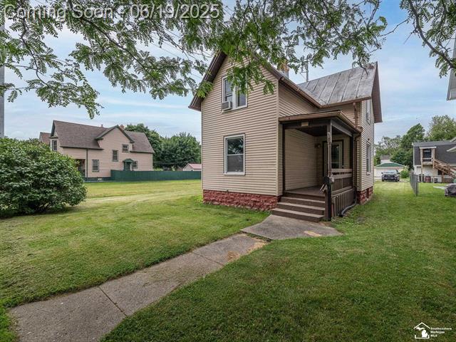 front view picture of 606 E 3Rd, Monroe, MI. 48161