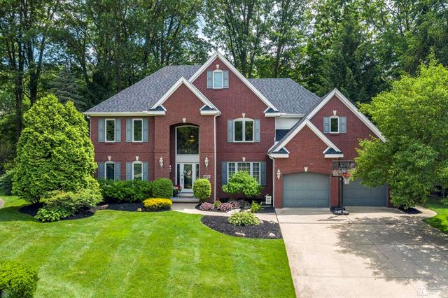 front view picture of 7145 S Valley Cr, Lambertville, MI. 48144