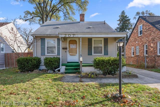 front view picture of 207 N Wilson Ave, Royal Oak, MI. 48067