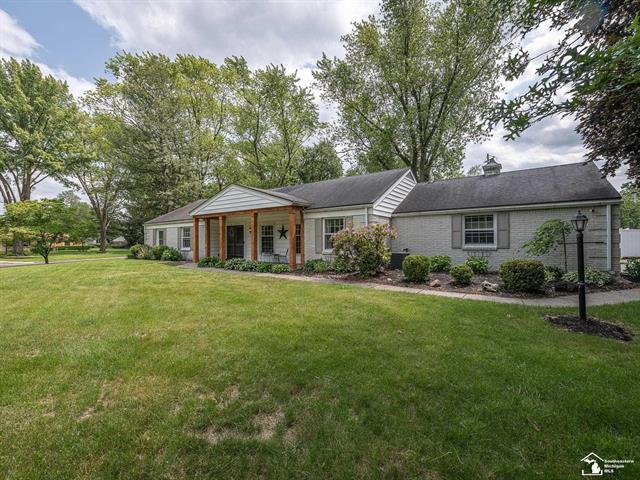 front view picture of 4121 Canterbury, Lambertville, MI. 48144