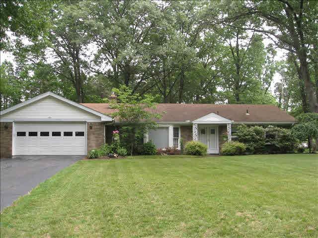 front view picture of 3323 Deepwood, Lambertville, MI. 48144