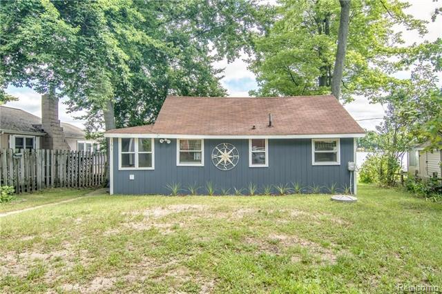 front view picture of 161 S Beechwood Drive, Stanton, MI. 48888