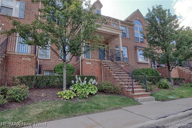 front view picture of 39637 Springwater Drive, Northville, MI. 48168