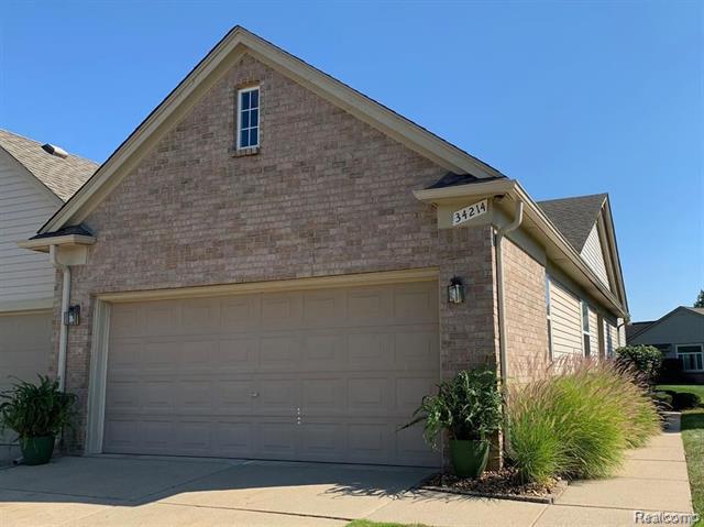 front view picture of 34214 Birchway Circle, Sterling Heights, MI. 48312