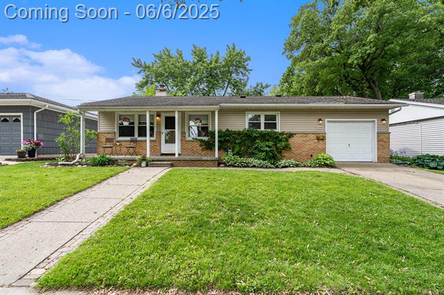 front view picture of 2305 S Circle Drive, Ann Arbor, MI. 48103