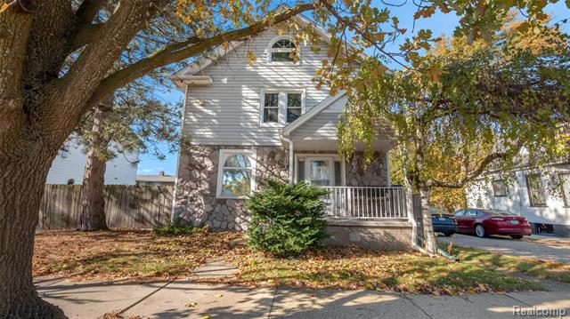 front view picture of 405 N Washington Ave, Royal Oak, MI. 48067