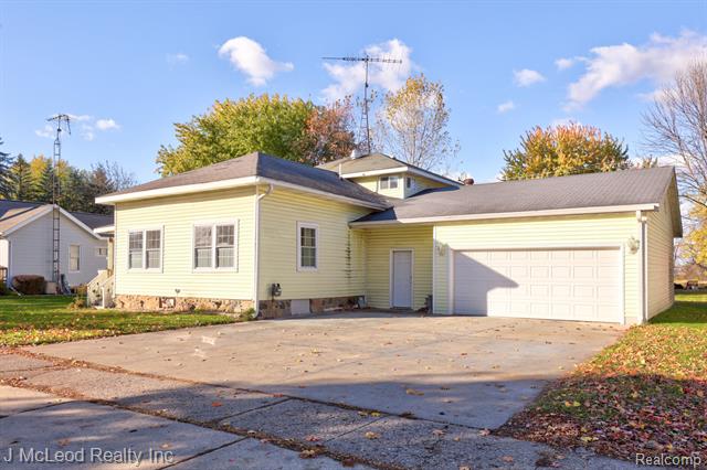 front view picture of 4618 Main Street, Millington, MI. 48746