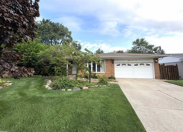 front view picture of 18711 N Nunneley Rd, Clinton Township, MI. 48036