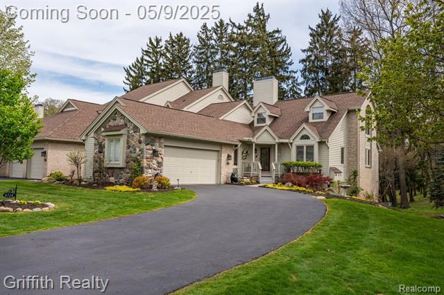 front view picture of 4524 Glen Eagles Drive, Brighton, MI. 48116