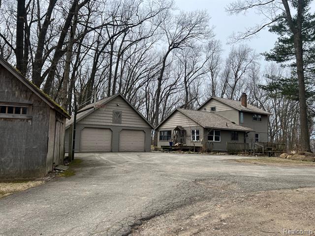 front view picture of 9417 Mabley Hill Road, Fenton, MI. 48430