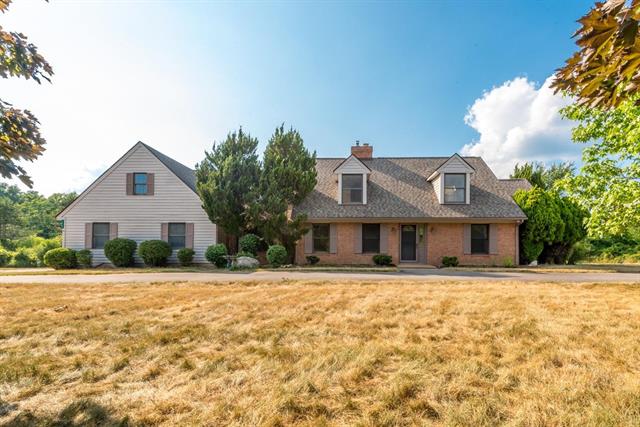 front view picture of 1869 Weatherhill Drive, Dexter, MI. 48130
