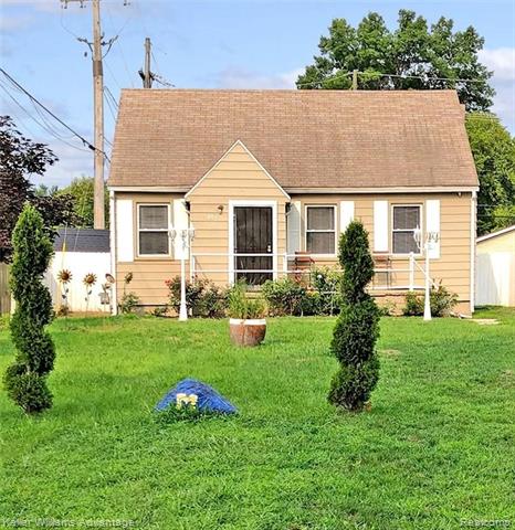 front view picture of 407 E Grand Boulevard, Ypsilanti, MI. 48198