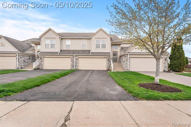 front view picture of 26626 Kirkway Circle, Trenton, MI. 48183