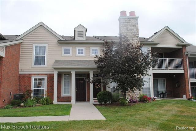 front view picture of 21934 Hartford Way, Macomb, MI. 48042