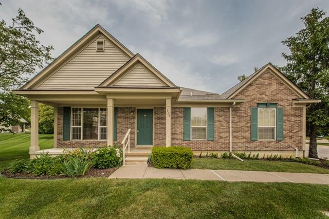 front view picture of 128 Commons Circle, Saline, MI. 48176