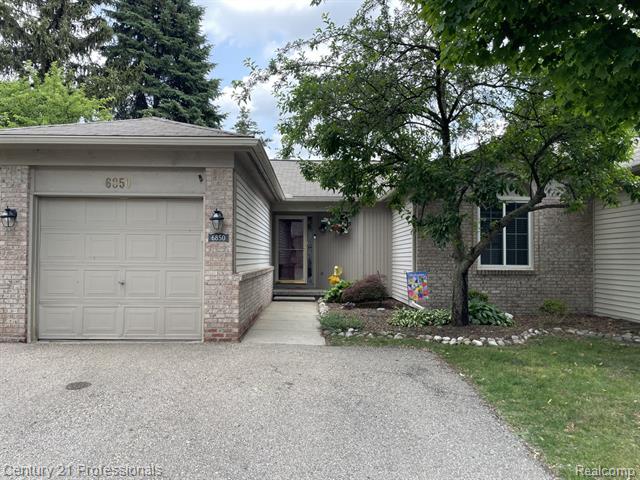 front view picture of 6850 Deerhurst Drive, Westland, MI. 48185