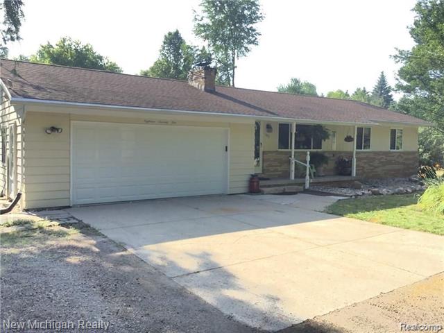front view picture of 1875 Gray Road, Howell, MI. 48843