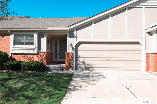 front view picture of 18484 Brookside, Clinton Township, MI. 48038