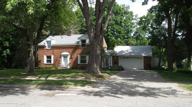 front view picture of 569 E Holmes Road, Lansing, MI. 48910