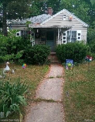 front view picture of 18642 Shaftsbury Avenue, Detroit, MI. 48219