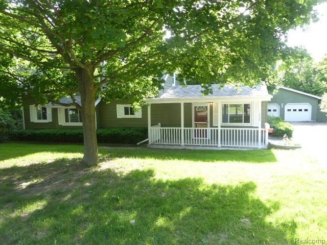 front view picture of 3230 S Deerfield Avenue, Lansing, MI. 48911