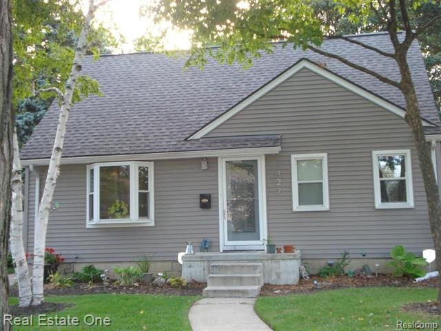 front view picture of 427 N Edgeworth Ave, Royal Oak, MI. 48067