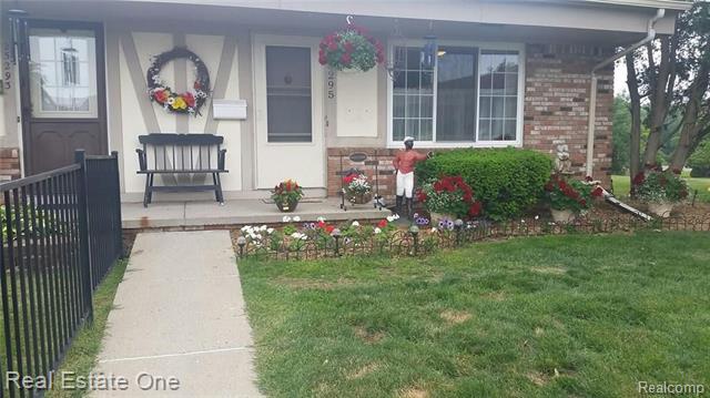 front view picture of 25295 Potomac Drive, South Lyon, MI. 48178