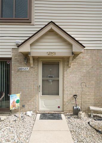 front view picture of 38587 Wellington, Clinton Township, MI. 48036