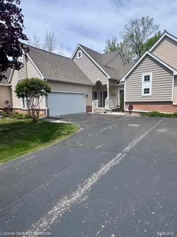 front view picture of 98 Fox Hollow Drive, Metamora, MI. 48455