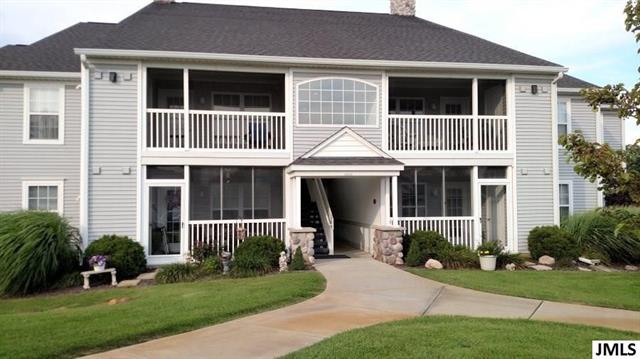 front view picture of 739 W Barrington Circle, Jackson, MI. 49203
