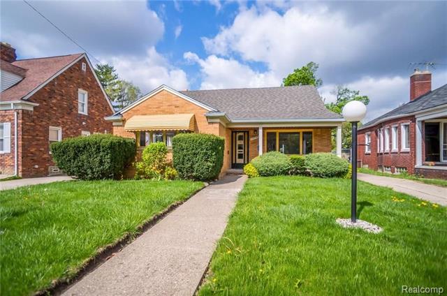 front view picture of 15757 Gilchrist Street, Detroit, MI. 48227