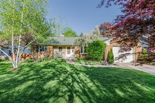 front view picture of 2112 Carhart Avenue, Ann Arbor, MI. 48104