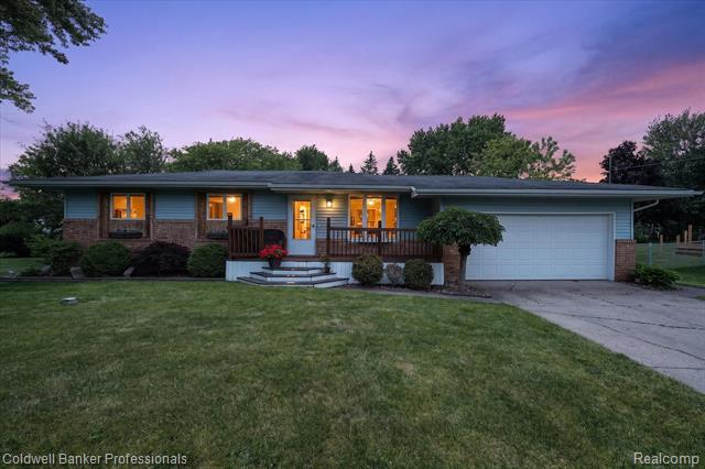 front view picture of 6076 Wild Turkey Road, Grand Blanc, MI. 48439