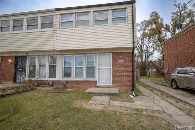 front view picture of 19370 Wyoming Street, Detroit, MI. 48221