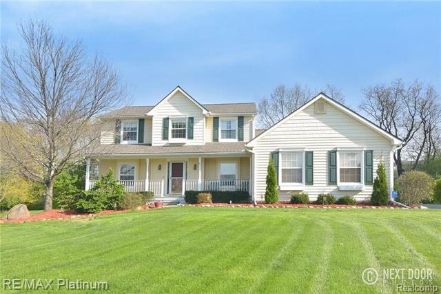 front view picture of 1772 Deer View Court, Howell, MI. 48843