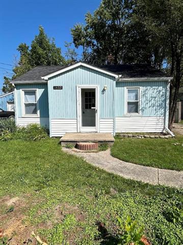 front view picture of 1453 Carman, Burton, MI. 48529