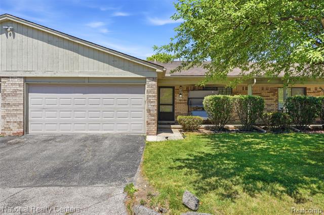 front view picture of 5549 Mansfield Avenue, Sterling Heights, MI. 48310