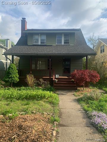 front view picture of 320 E Farnum Ave, Royal Oak, MI. 48067