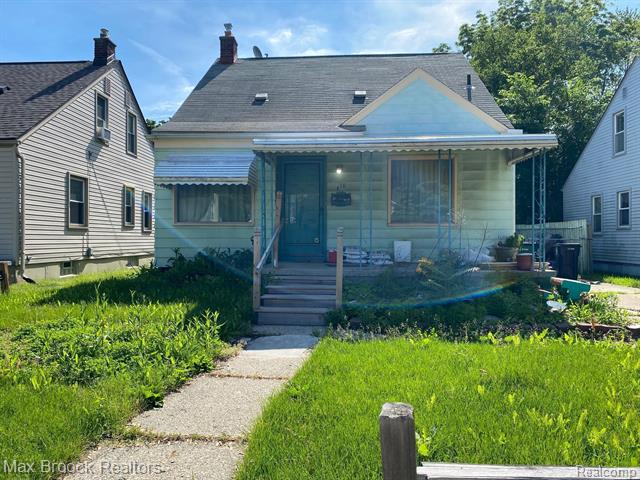 front view picture of 418 N Campbell Rd, Royal Oak, MI. 48067