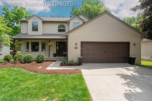 front view picture of 2062 Wildwood Trail, Saline, MI. 48176