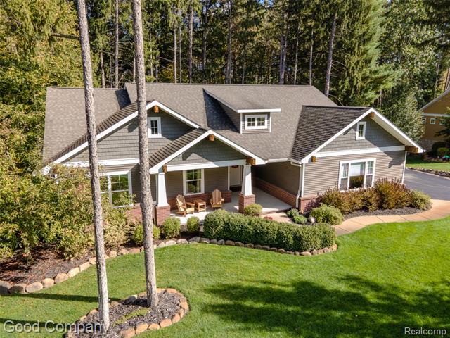 front view picture of 8726 Sunrise Mist Drive, Pinckney, MI. 48169